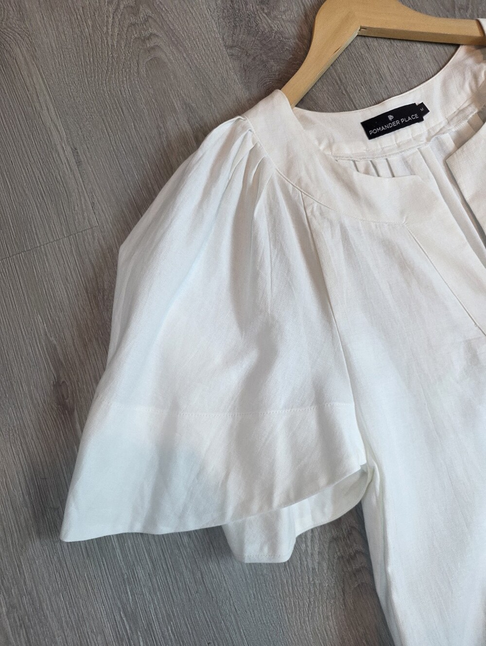 Pomander Place by Tuckernuck White Finley Flutter Sleeve Dress sz M NWOT - Picture 8 of 9